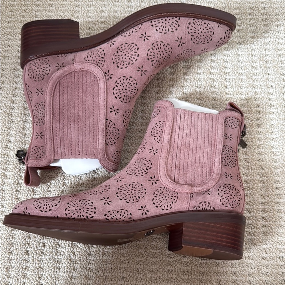 Chic Pink Chelsea Ankle Boots with Elastic Panels